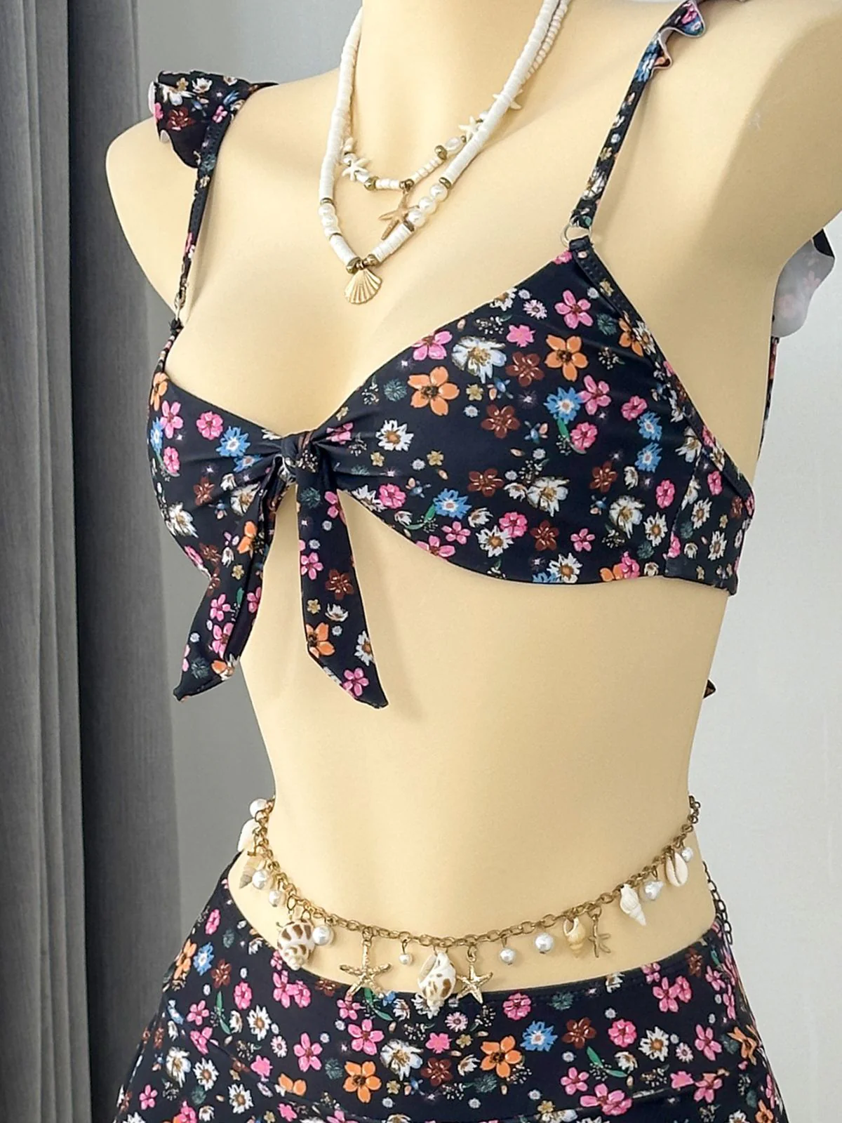 1940s Ditsy Floral Ruffle Strap Lace Trim Bikini Set - Image 15