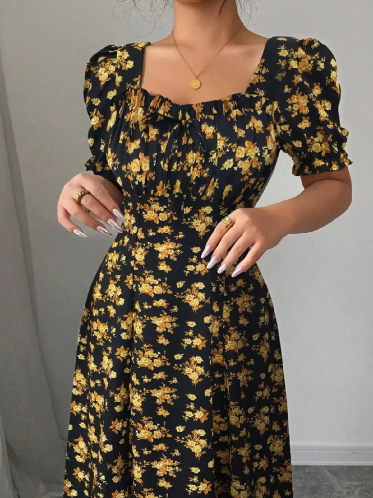 1940s Floral Puff Sleeve Midi Dress - Image 9