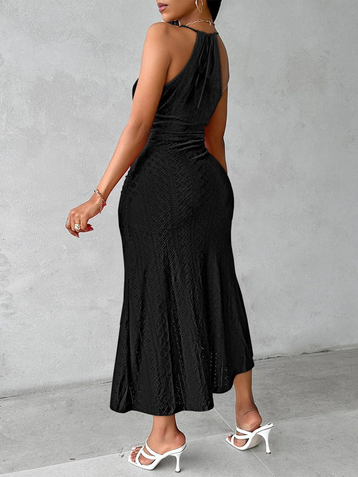 1960s Crochet Halter Cutout Dress - Image 9