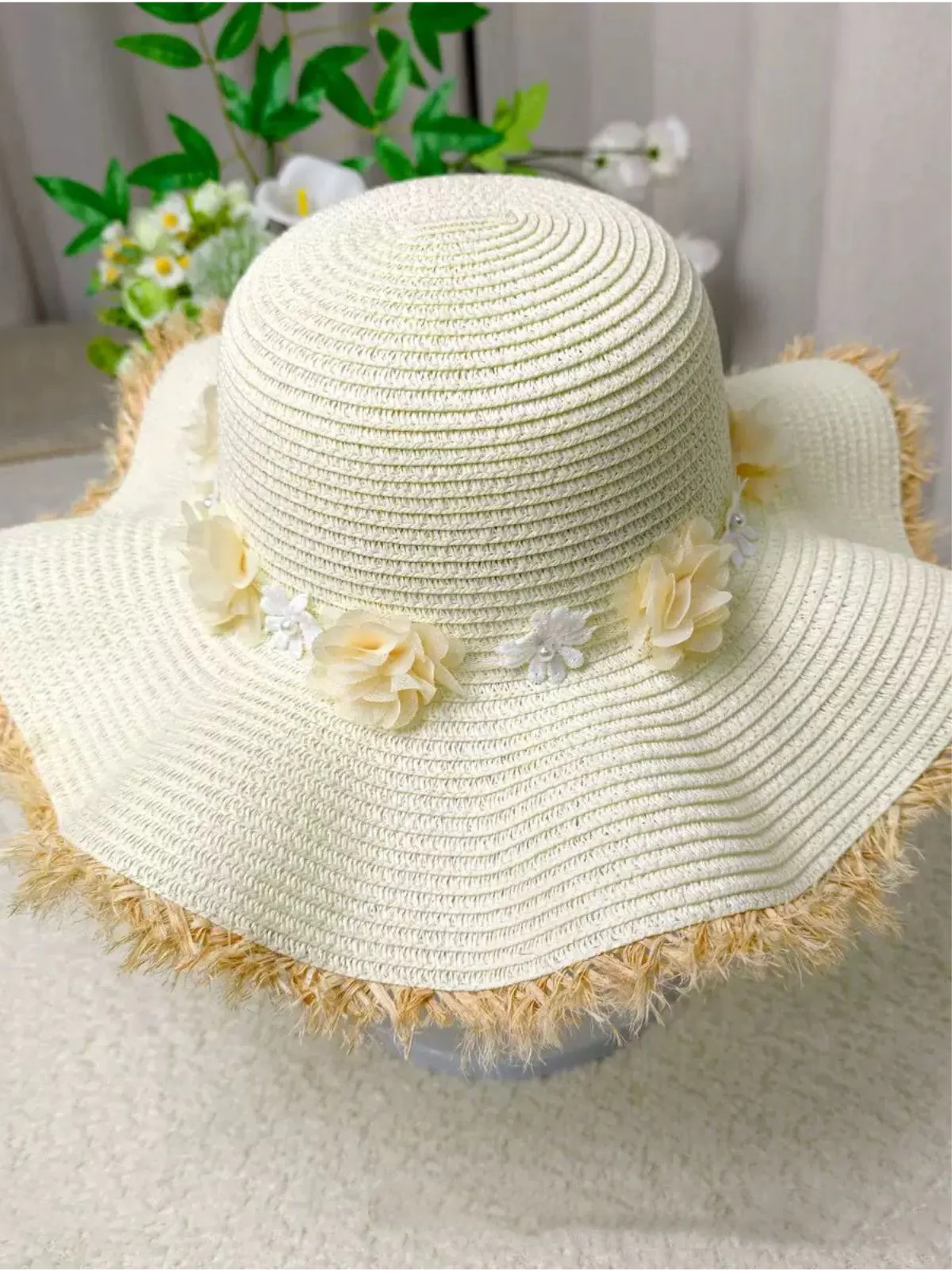 Beige 3D Floral Frayed Wide Brim Straw Hat