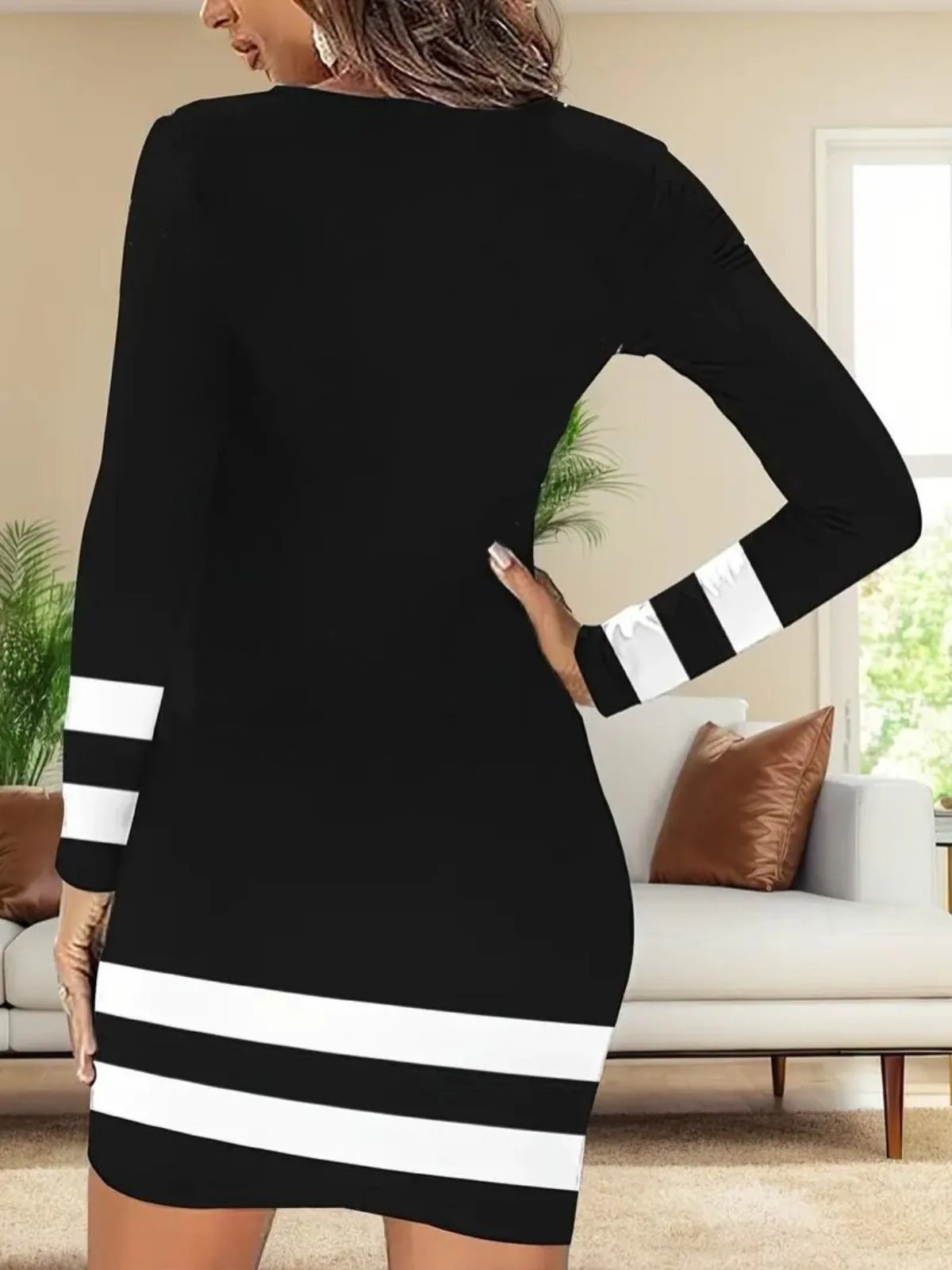 Black 1960s Valentine's Day Heart Knit Dress - Image 2