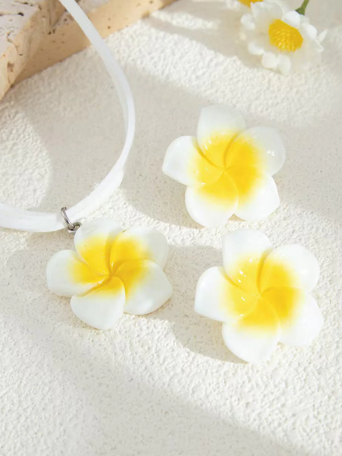 Flower Pendant Necklace & Stud Earrings Set - Image 3