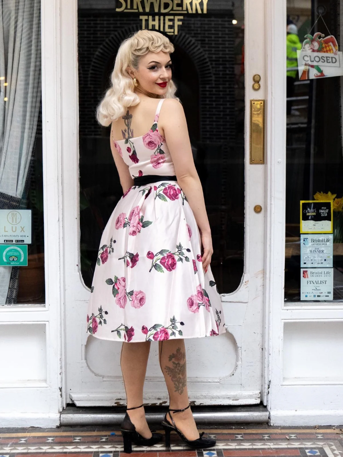 Pink 1950s Rose Floral Swing Dress - Image 2