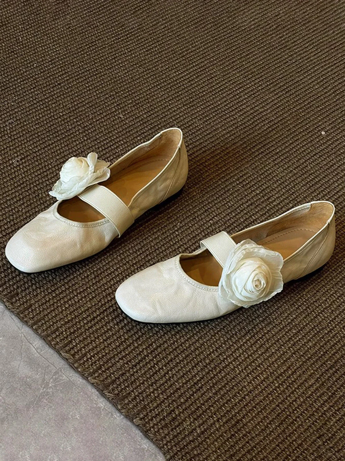 Removable 3D Floral Faux-Lambskin Mary Jane Flat Shoes