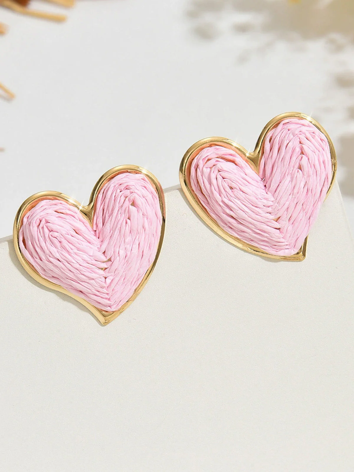 Retro Raffia Woven Heart Earrings - Image 2