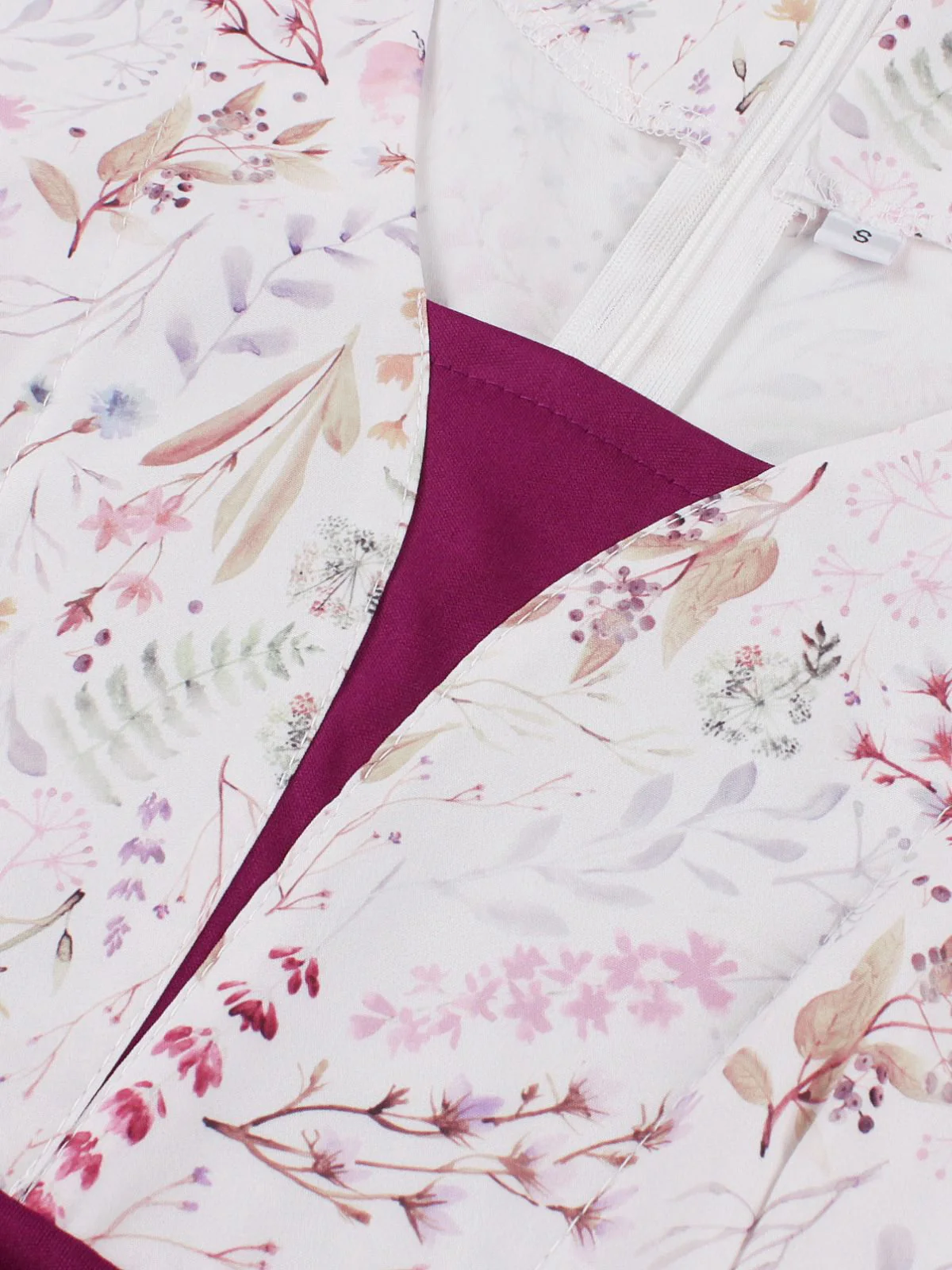 Rose Viole 1950s Sweetheart Bell Sleeves Floral Dress - Image 5