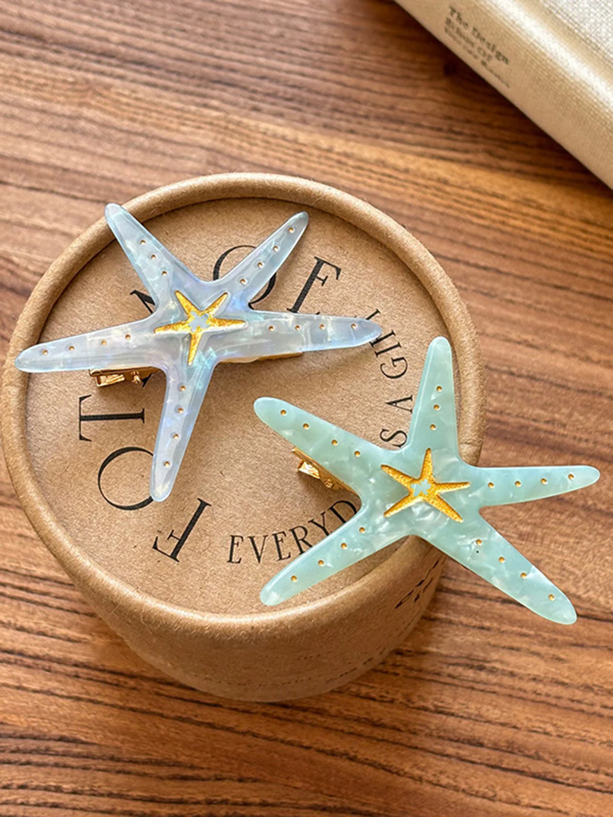 Vintage Acetate Acid Starfish Metal Alligator Hair Clip