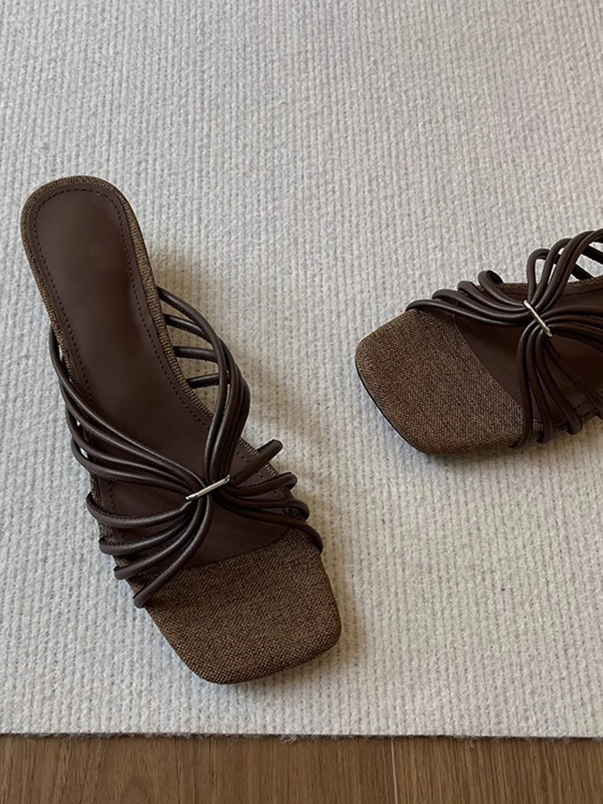 Vintage Strappy Square Toe Block Heel Slide Sandals - Image 3
