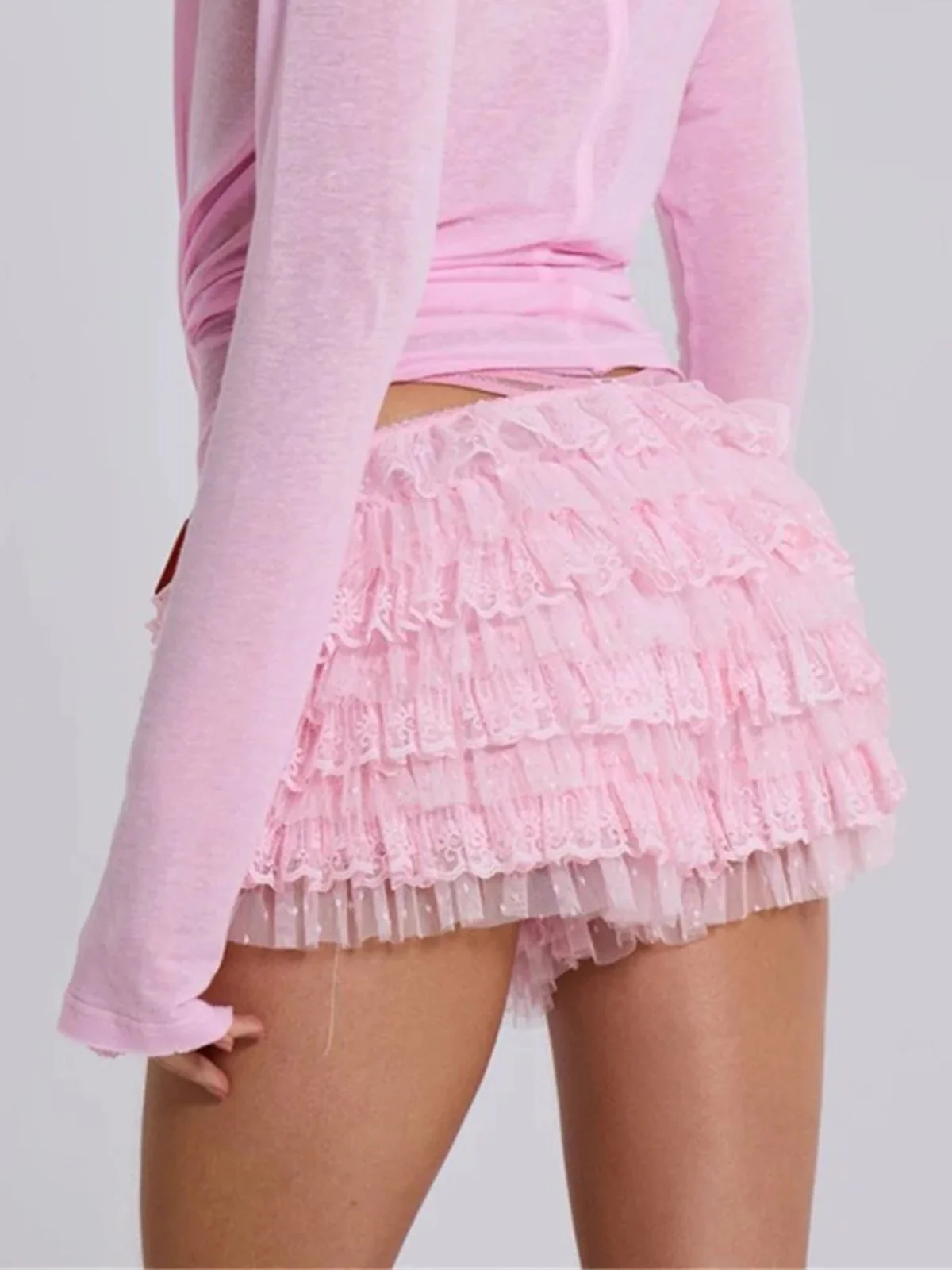 White 1980s Multi-Layered Lace Ruffled Low-Rise Shorts - Image 4